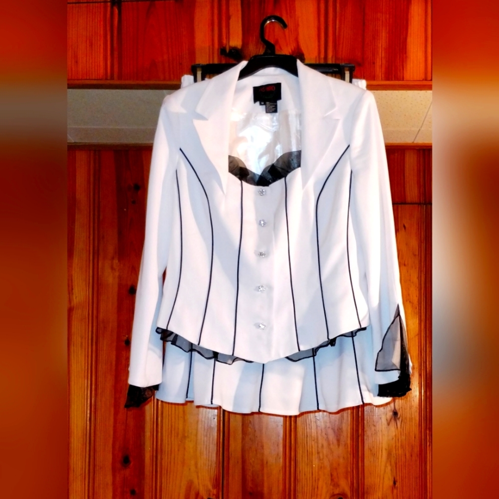2pc white and black skirt suit
